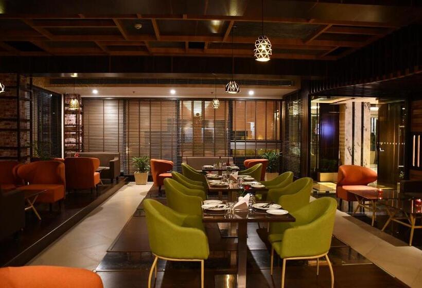 Pristine Hotel, Varanasi