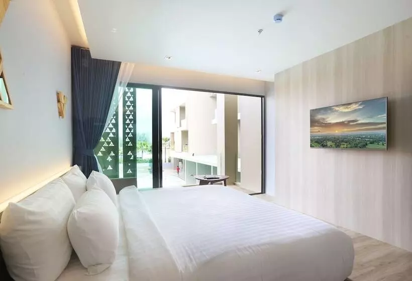 The Signature Hotel Airport