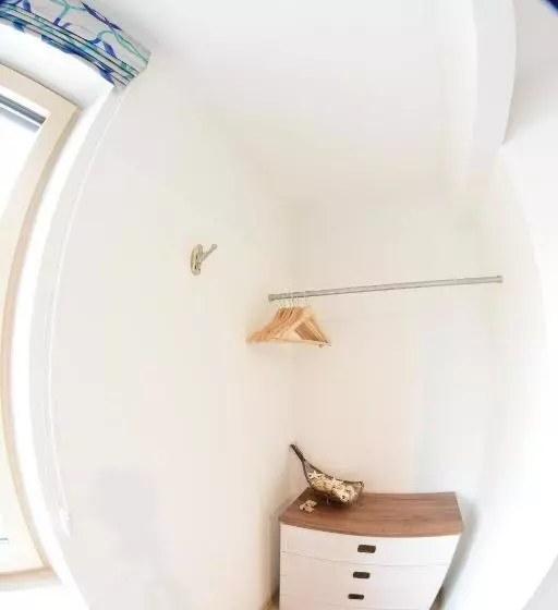 Aamiaismajoitus (B&B) Element