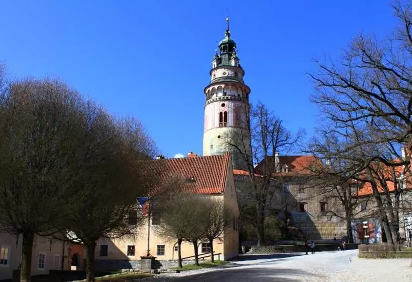 Aamiaismajoitus (B&B) Element