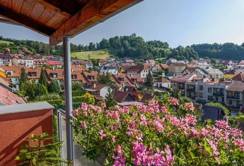 Aamiaismajoitus (B&B) Element