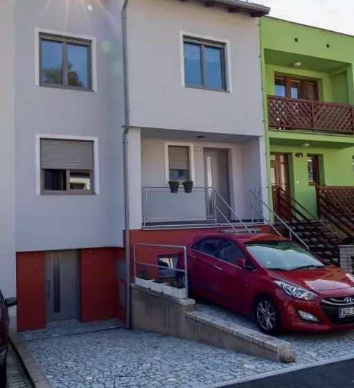 Aamiaismajoitus (B&B) Element