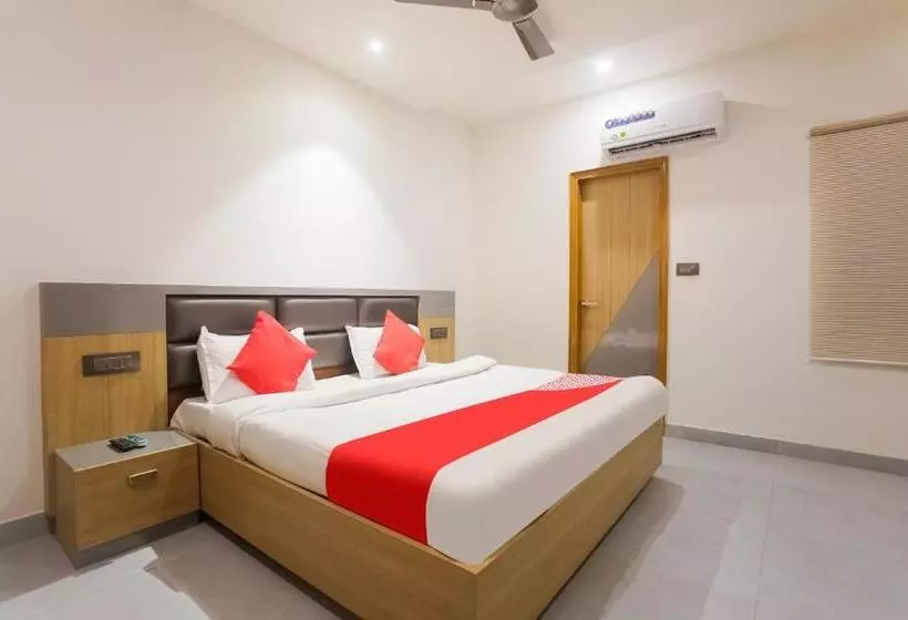 ホテル Oyo 76202 Aditya Guest House