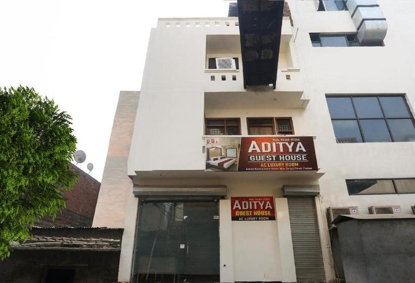 호텔 Oyo 76202 Aditya Guest House