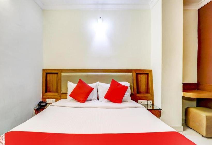 Hotelli Oyo 76300 Rvp Residency