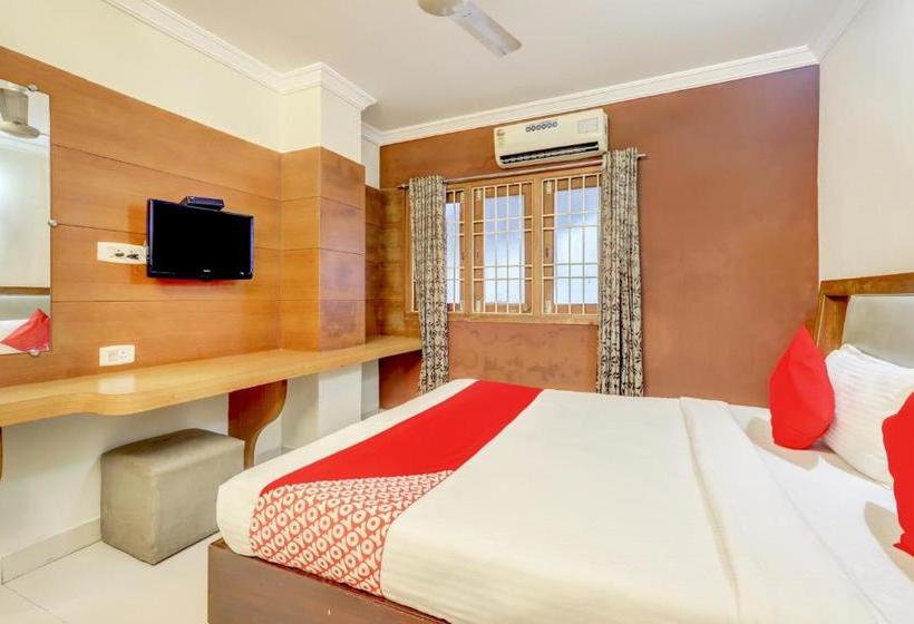 Hotelli Oyo 76300 Rvp Residency