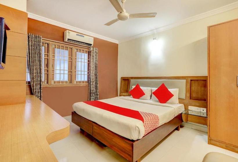 Hotelli Oyo 76300 Rvp Residency