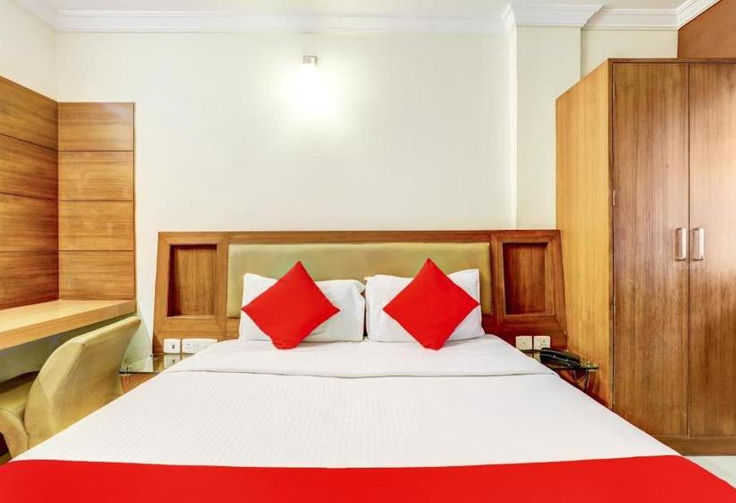 Hotelli Oyo 76300 Rvp Residency