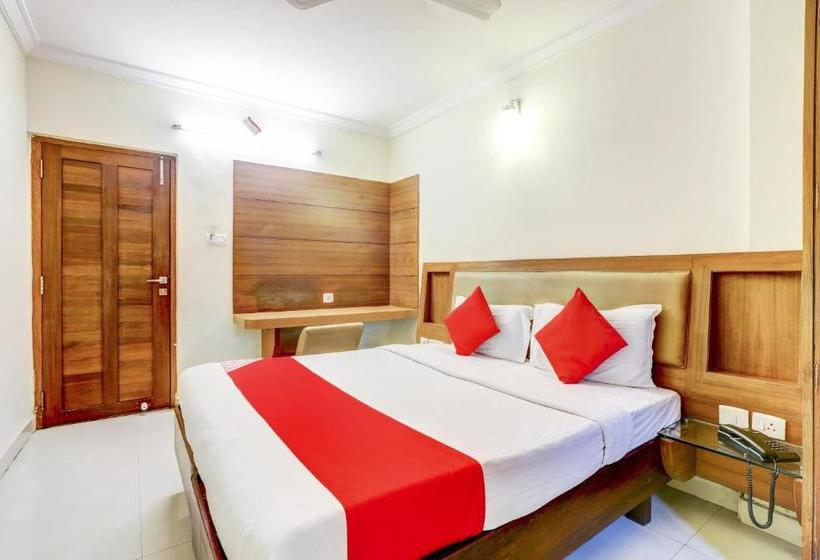 Hotelli Oyo 76300 Rvp Residency