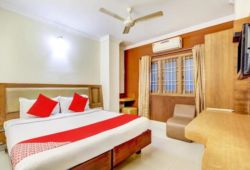 Hotelli Oyo 76300 Rvp Residency