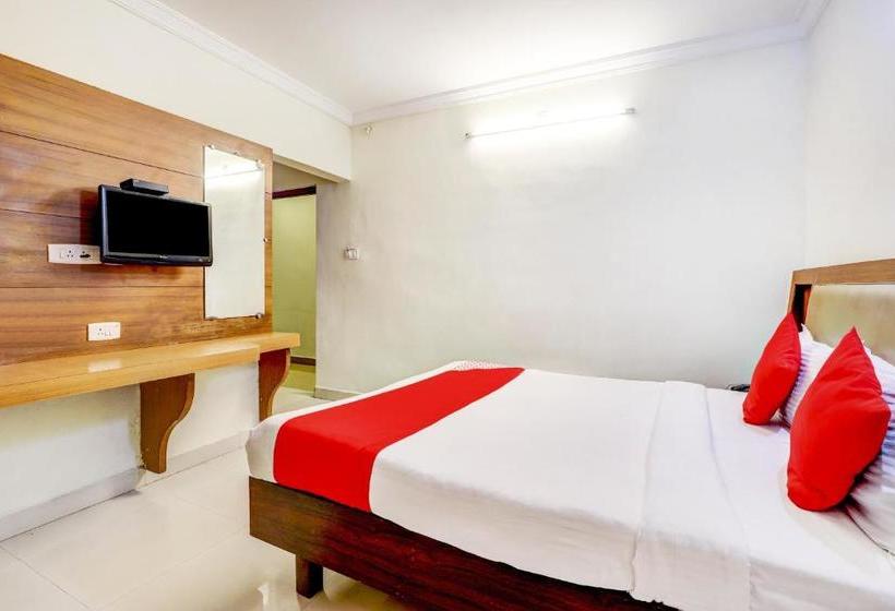 Hotelli Oyo 76300 Rvp Residency