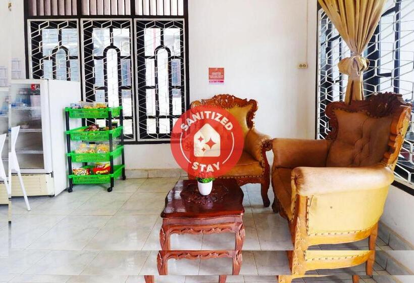 호텔 Steze Guest House Syariah Redpartner