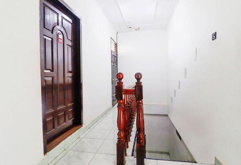 호텔 Steze Guest House Syariah Redpartner