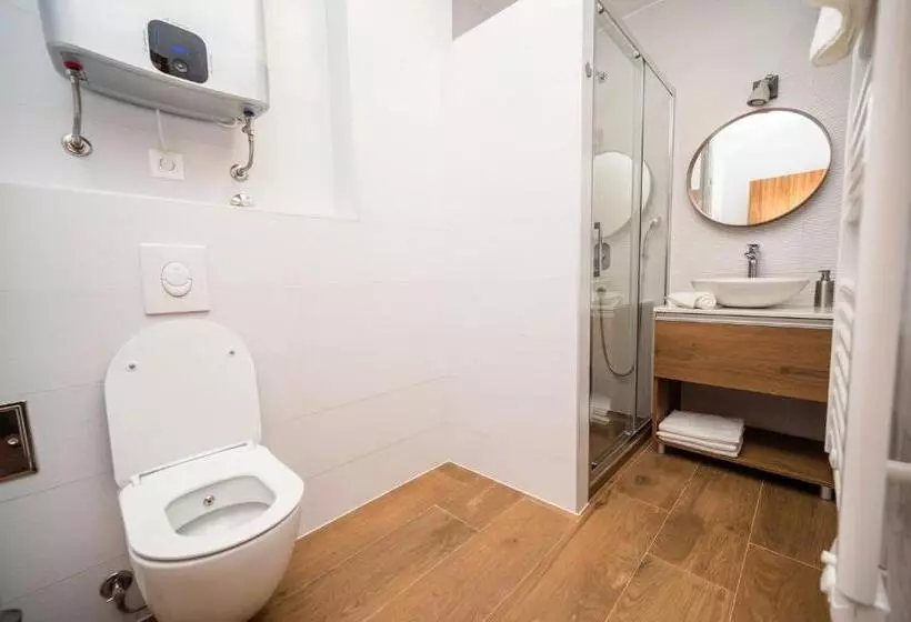 Modern And Bright Apartments   Main Street