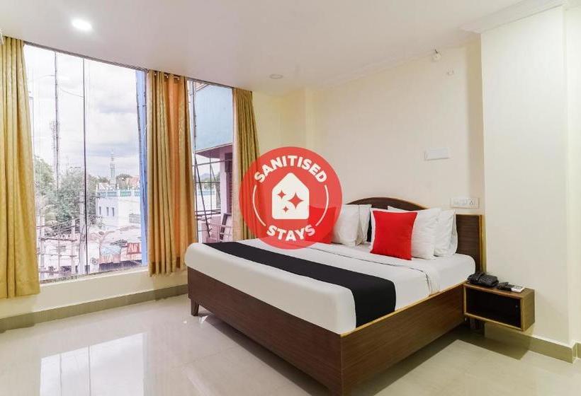 호텔 Capital O 49041  Shri Balaji Residency