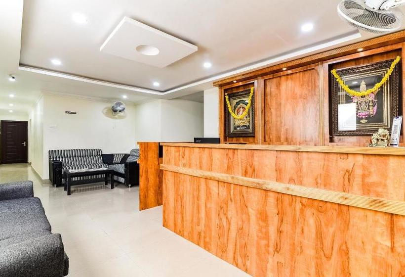 호텔 Capital O 49041  Shri Balaji Residency