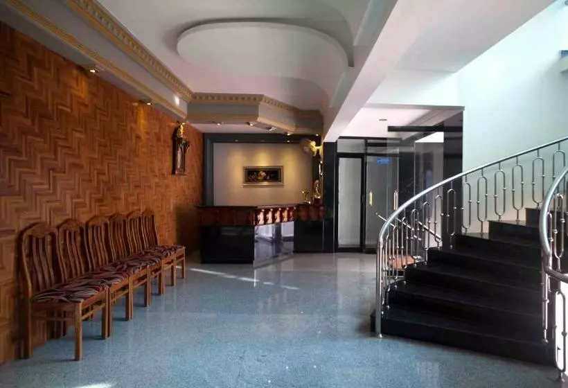 ホテル Chithra