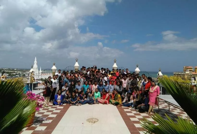 ホテル Chithra