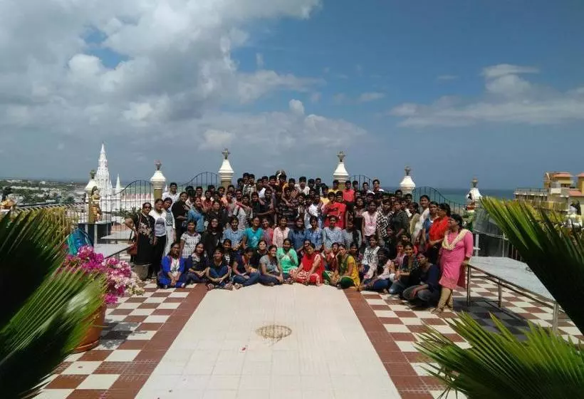 ホテル Chithra