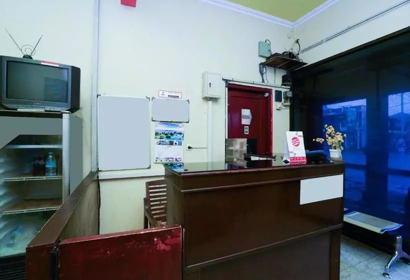 ホテル Oyo 2612 Pondok Rizqi Syariah