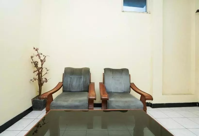 ホテル Oyo 2612 Pondok Rizqi Syariah