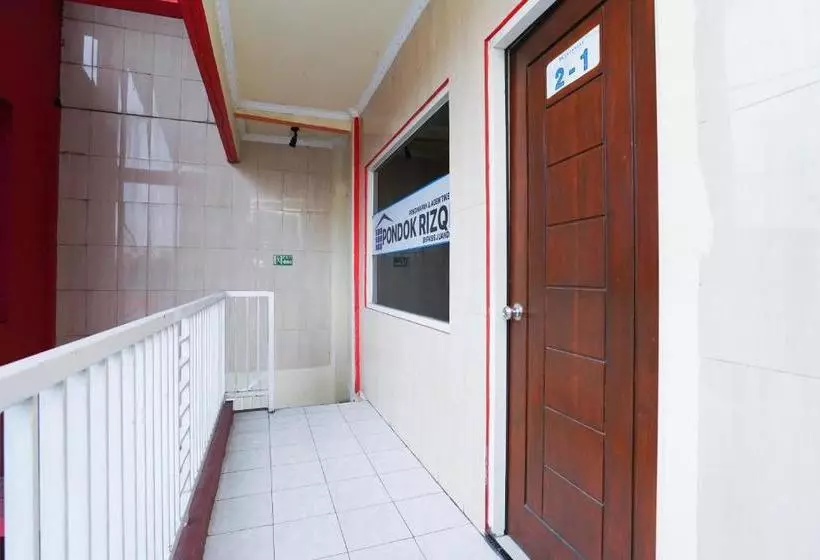 ホテル Oyo 2612 Pondok Rizqi Syariah
