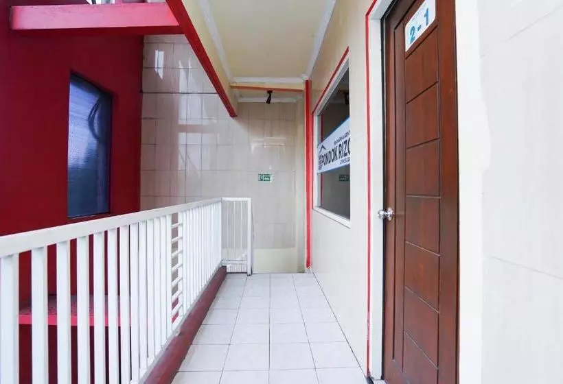 ホテル Oyo 2612 Pondok Rizqi Syariah