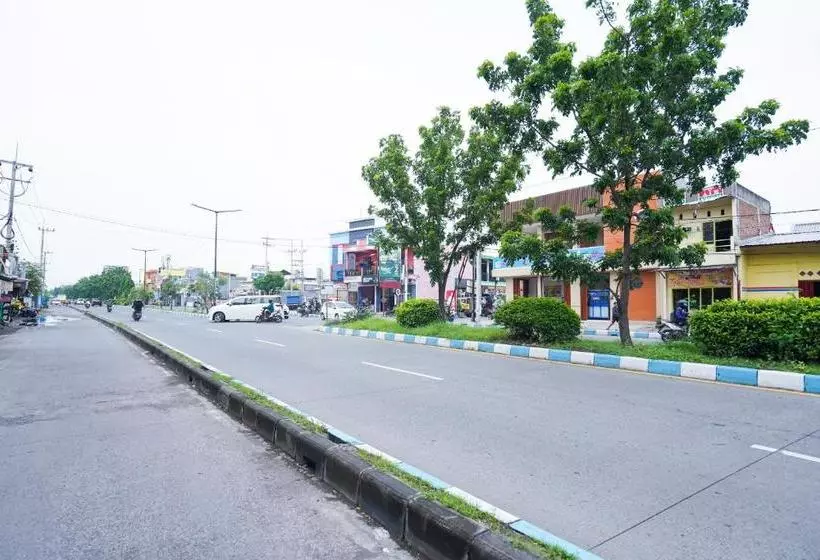 ホテル Oyo 2612 Pondok Rizqi Syariah