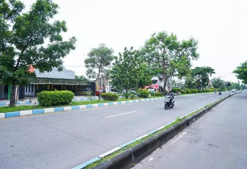 ホテル Oyo 2612 Pondok Rizqi Syariah