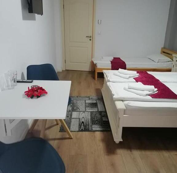 פנסיון Provincial