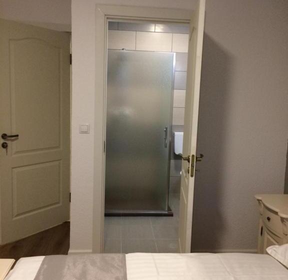 פנסיון Provincial