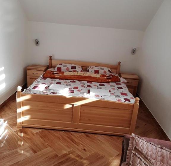 پانسیون Vučeljić Rooms