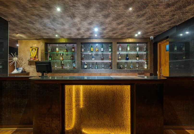 فندق Surya Executive 3 Star