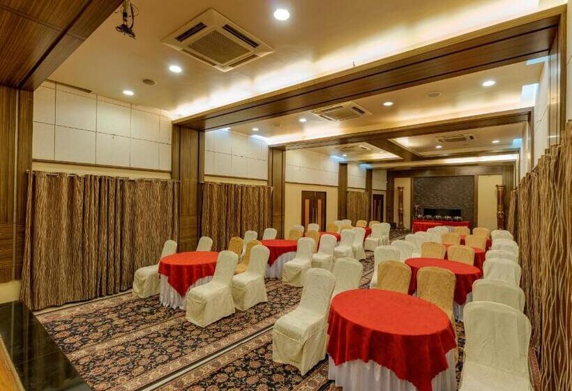 فندق Surya Executive 3 Star