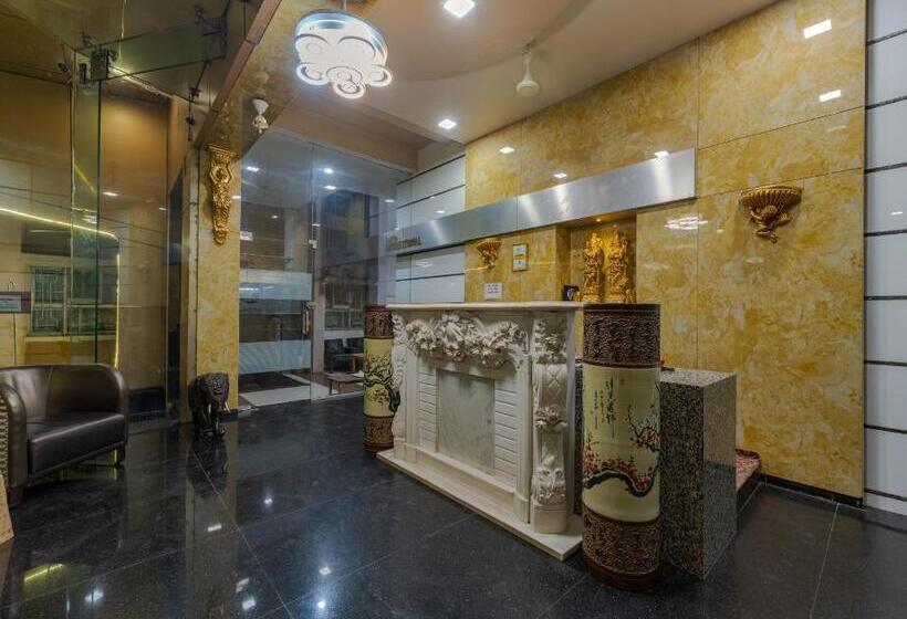 فندق Surya Executive 3 Star