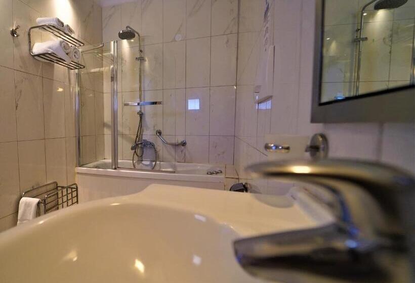 בית מלון כפרי Acropol