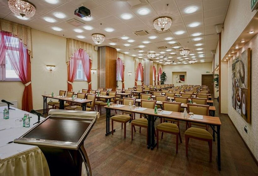 Avalon Hotel & Conferences