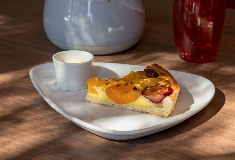 هتل Campanile Villejust Za Courtaboeuf