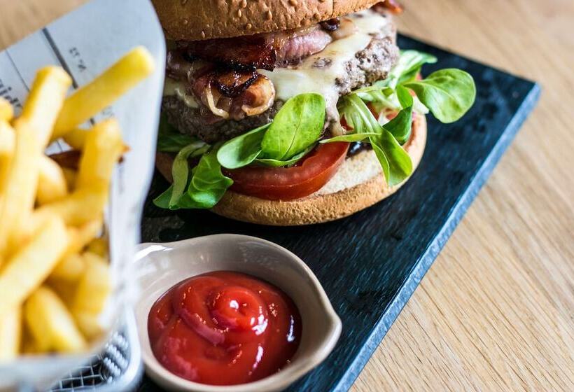 هتل Campanile Villejust Za Courtaboeuf