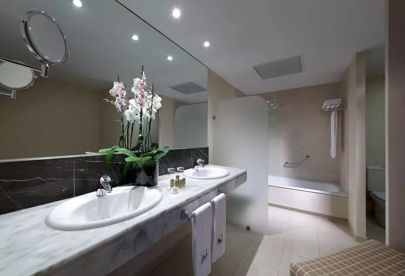 Отель Eurostars Zaragoza