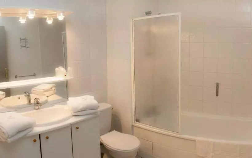 Отель La Résidence Des Oliviers