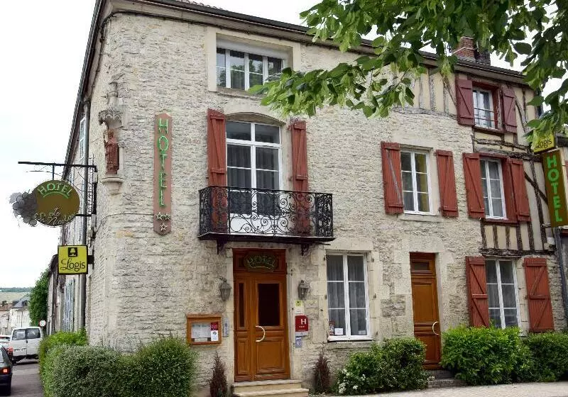 호텔 Logis Le Saint Nicolas