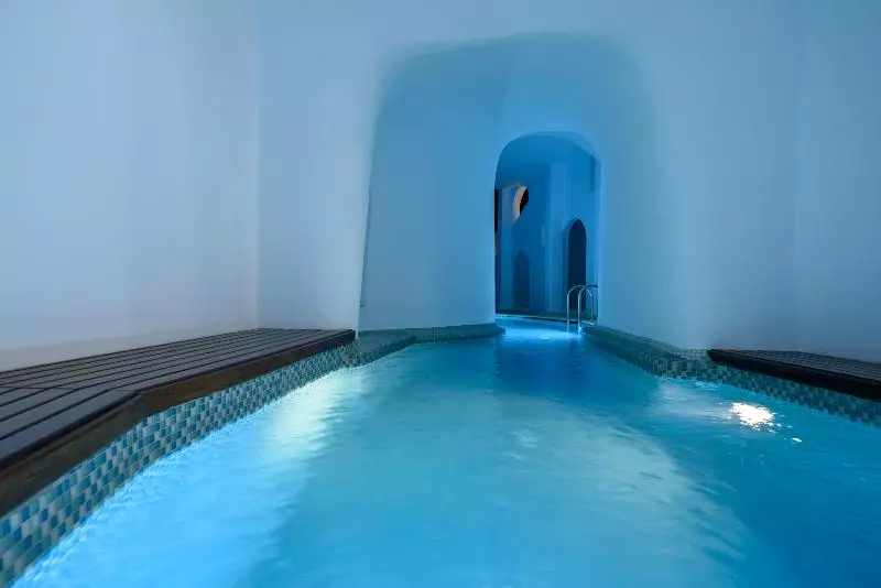 هتل Nefeles Luxury Suites