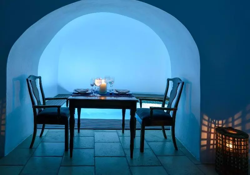 هتل Nefeles Luxury Suites