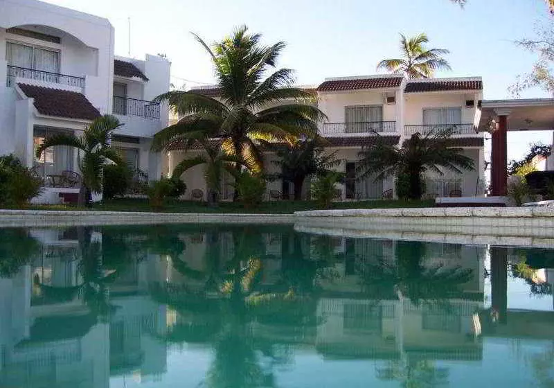 هتل Oasis Beach Club