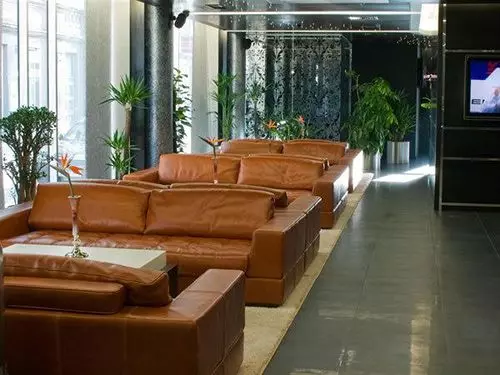 Royal Square Hotel & Suites