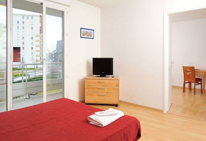 Отель Sejours & Affaires Grenoble Marie Curie