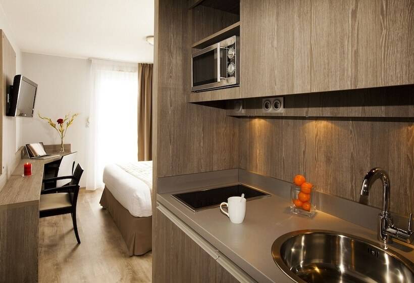 Отель Sejours & Affaires Grenoble Marie Curie