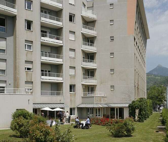 Отель Sejours & Affaires Grenoble Marie Curie