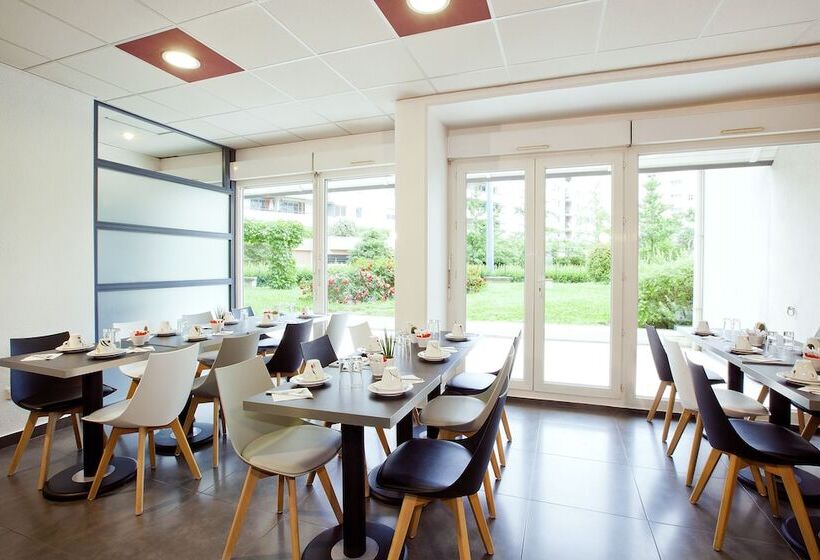 Отель Sejours & Affaires Grenoble Marie Curie